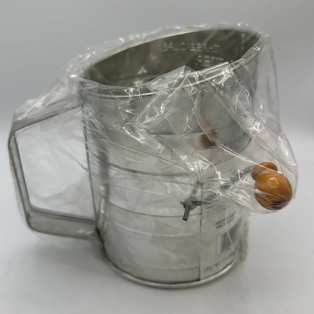 3-cup metal flour sifter